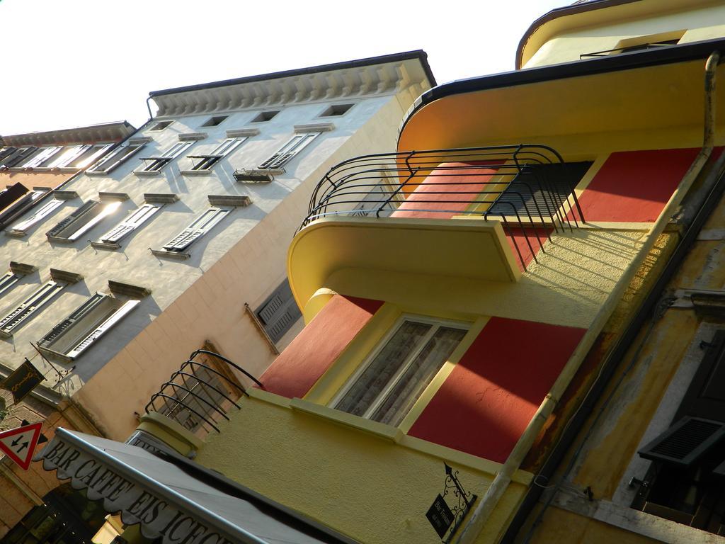 Vecchia Riva Aparthotel Exteriör bild